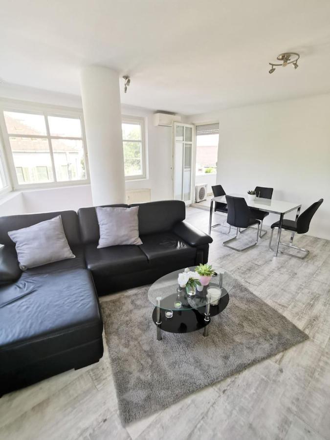 Bright, Spacious Apartment 3 Bedroom, Garage บูดาเปสต์ ภายนอก รูปภาพ