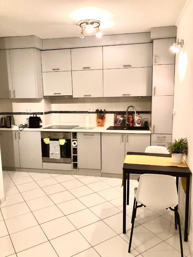 Bright, Spacious Apartment 3 Bedroom, Garage บูดาเปสต์ ภายนอก รูปภาพ